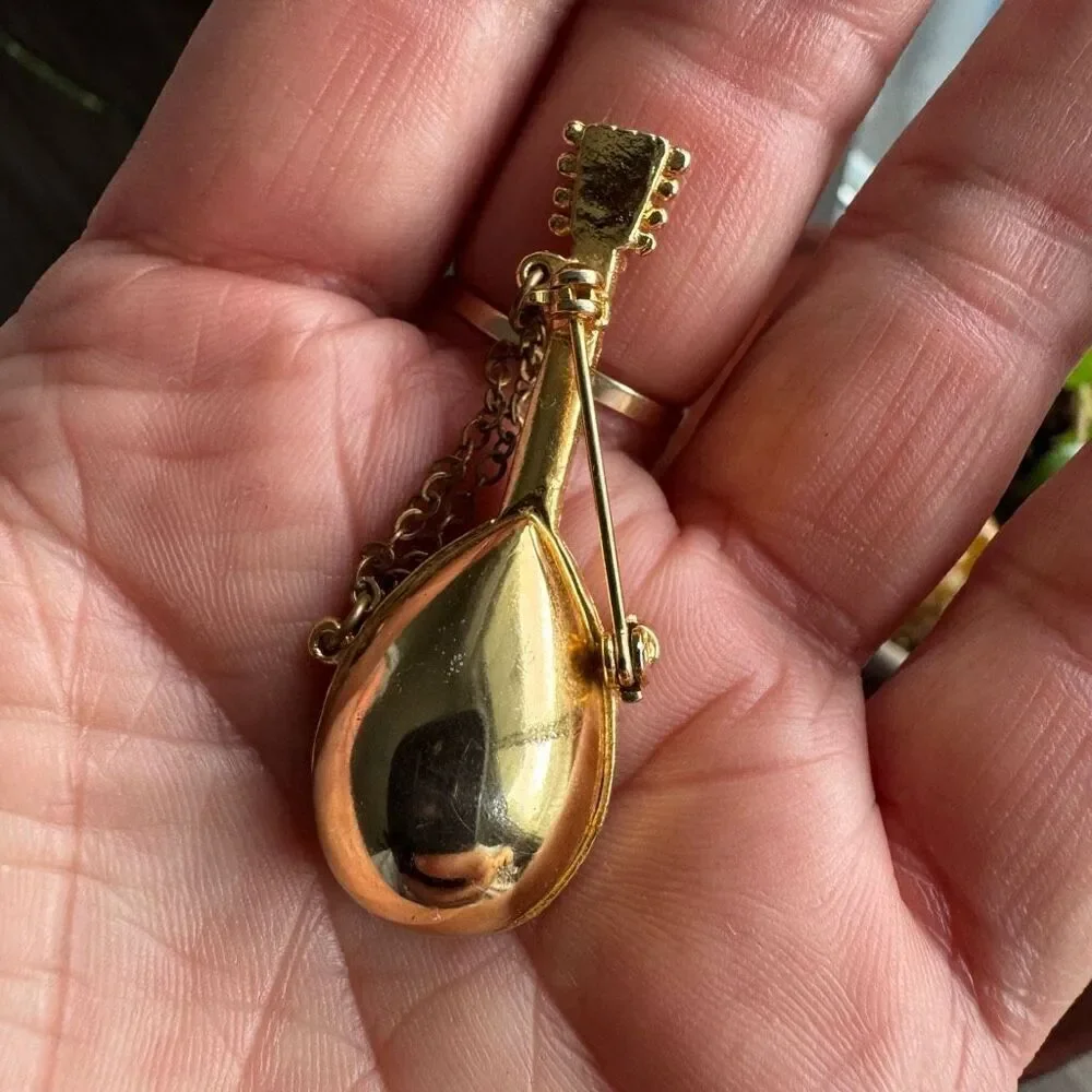 Vintage Mandolin Musical Instrument Enamel Gold Tone Brooch